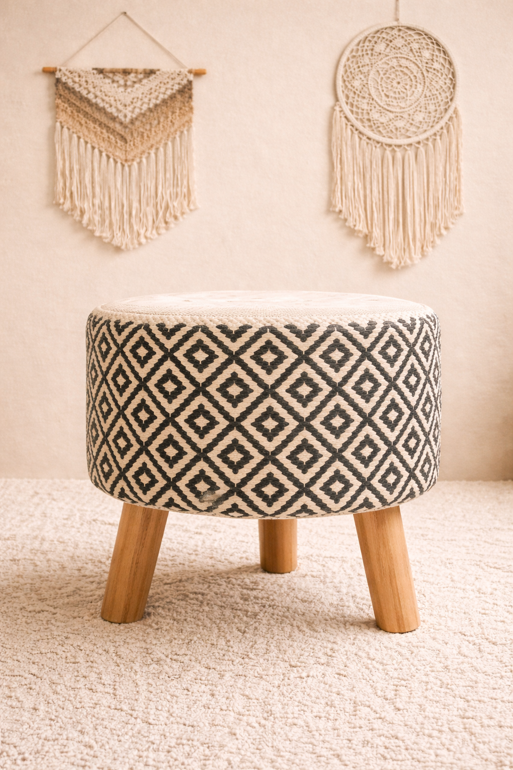 Boho ottoman 3 Leg