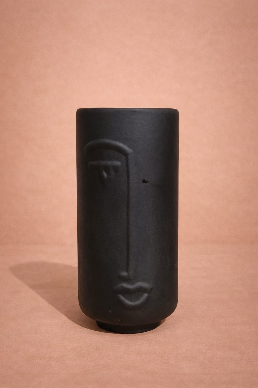 Linea Face Vase