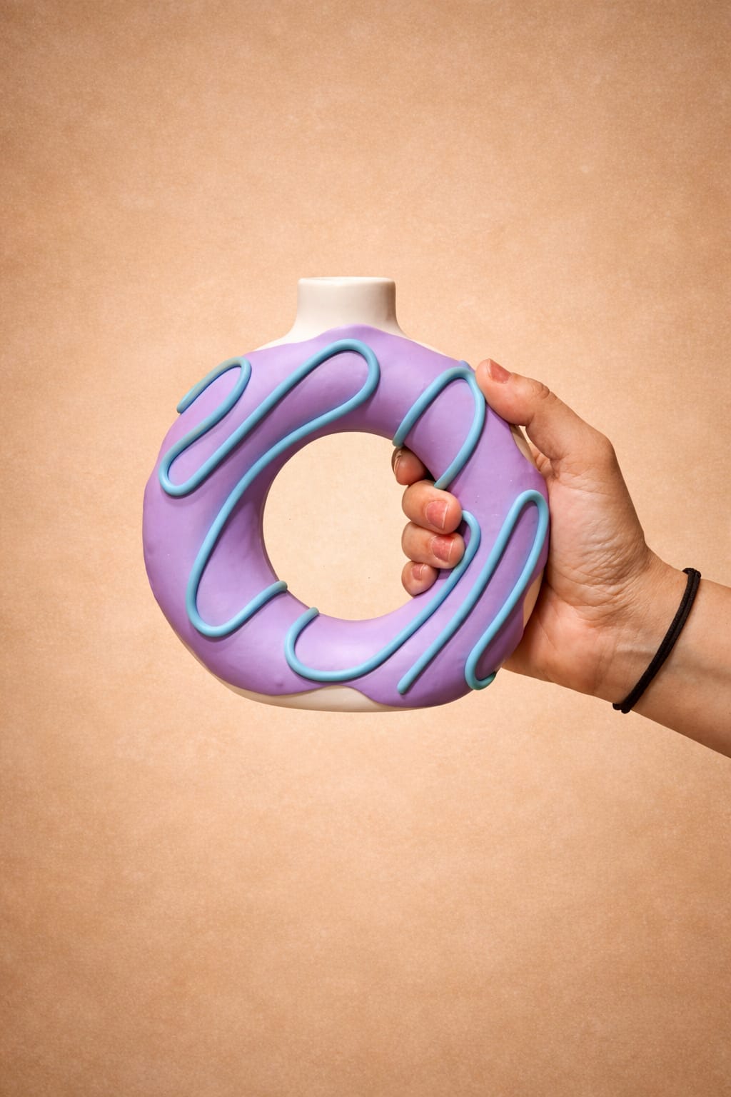 Doughnut vase