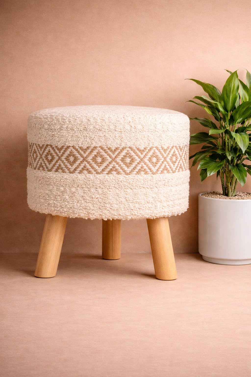 Boho ottoman 3 Leg