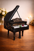 Harmony Noir Showpiece