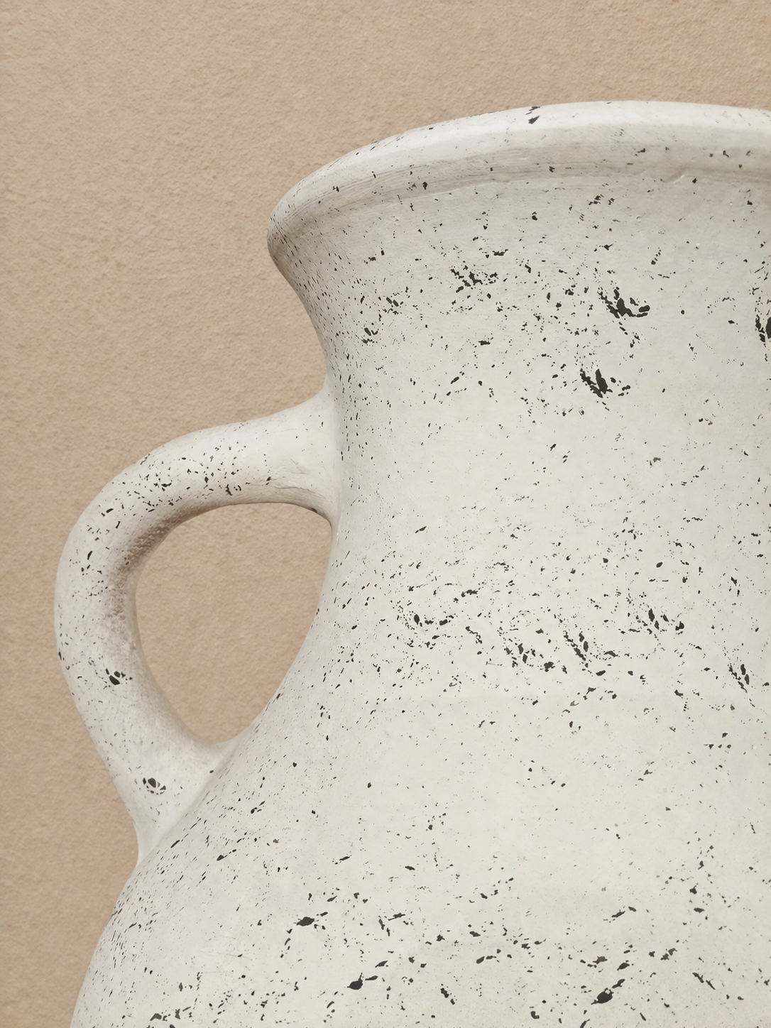 Calma Ceramic Vase