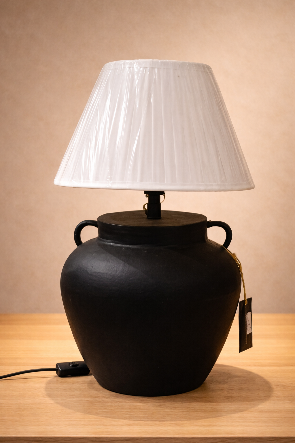 Noir Matte Vessel Lamp