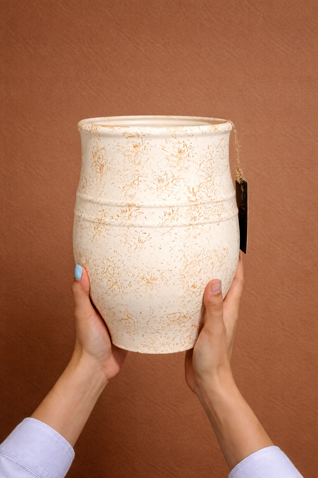 Ivora earth vase