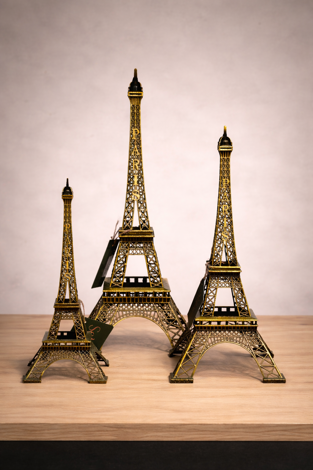 Eiffel Tower Showpieces